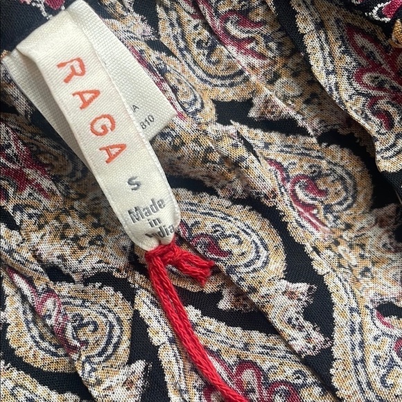 RAGA x ANTHROPOLOGIE Off Shoulder Crop Top - Picture 4 of 5